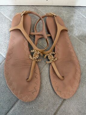 Chanel Women's Tan Leather T-Strap Sandals with Gold Chain Accent size 39.5